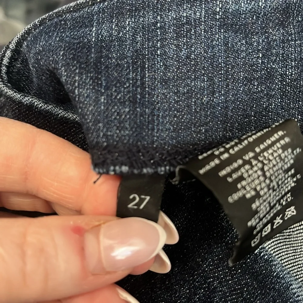 J Brand Mid-rise Zip Capri in Clean Rinse Size 27